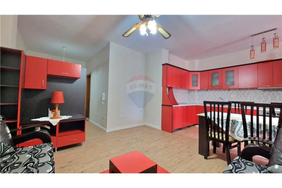 Vlore, shitet apartament 1+1+Ballkon Kati 4, 75 m² 110.000 € (Skele)