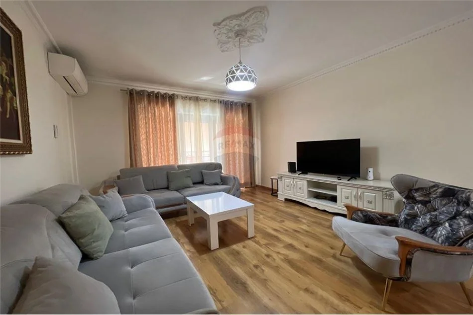 Tirane, jepet me qera apartament 1+1+Ballkon Kati 5, 70 m² 650 € (Kompleksi Delijorgji)
