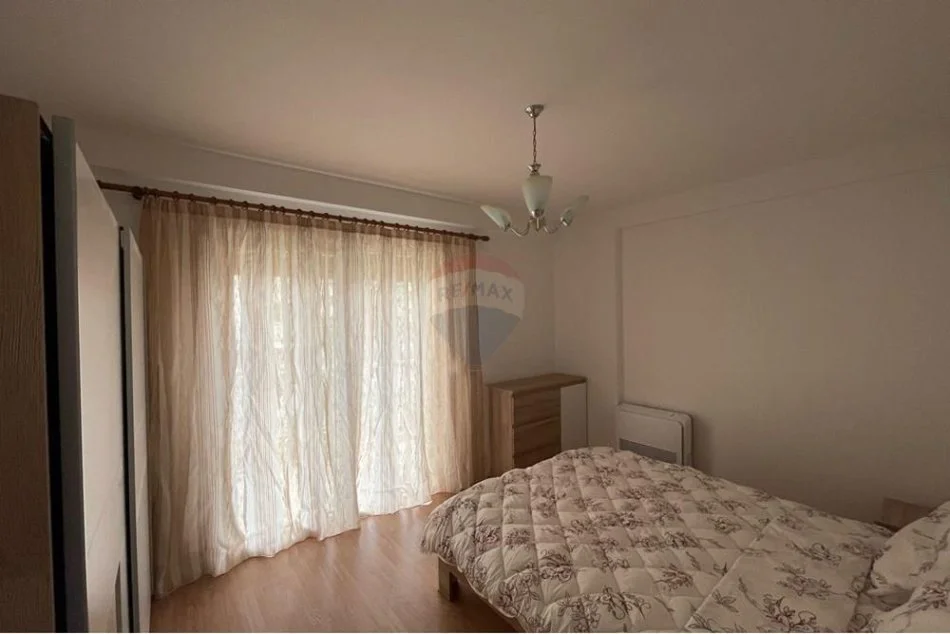 Tirane, jepet me qera apartament 2+1+Ballkon Kati 1, 85 m² 500 € 