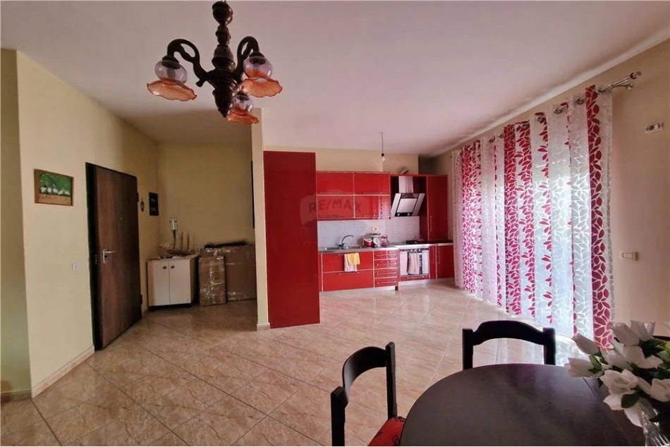 Vlore, shitet apartament 2+1+Ballkon Kati 7, 132 m² 170.000 € (Blv.Ismail Qemali)