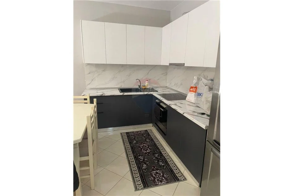 Tirane, jepet me qera apartament 1+1 Kati 2, 78 m² 600 € (kompleksi delijorgji)
