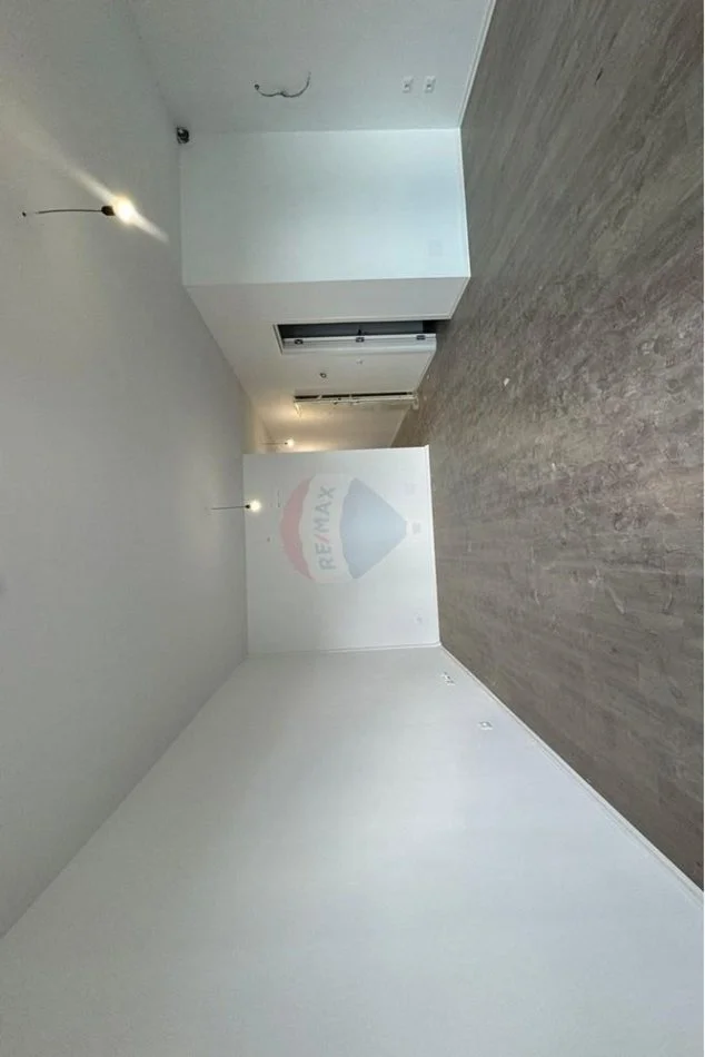 Tirane, jepet me qera ambjent biznesi Kati 3, 151 m² 1.800 € (AMBIENT ZYRASH PER QIRA TEK ALTANA RESIDENCE!)