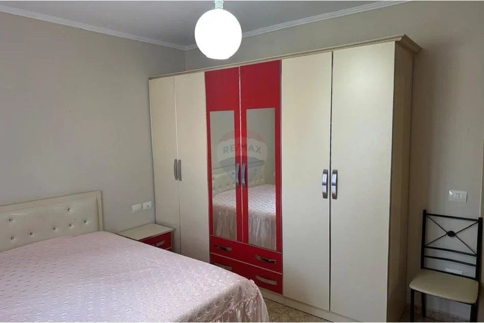 Tirane, jepet me qera apartament 2+1 Kati 3, 90 m² 600 € (fz0)