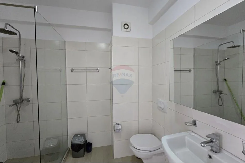 Tirane, jepet me qera apartament 1+1 Kati 1, 75 m² 500 € (kodra e diellit 2)