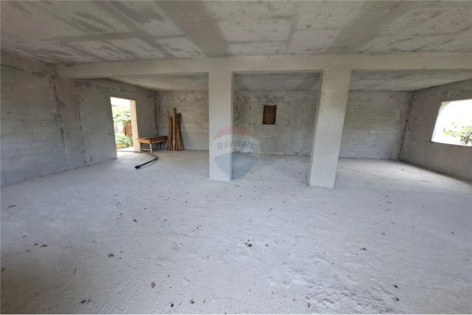 Vlore, shitet Vile 3 Katshe , 278 m² 195.000 € (Rr.Dervish Hekali)