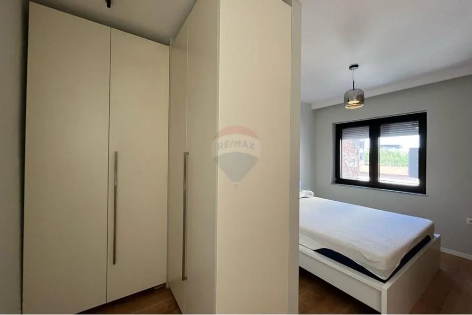 Tirane, jepet me qera apartament 1+1 Kati 4, 55 m² 570 € 