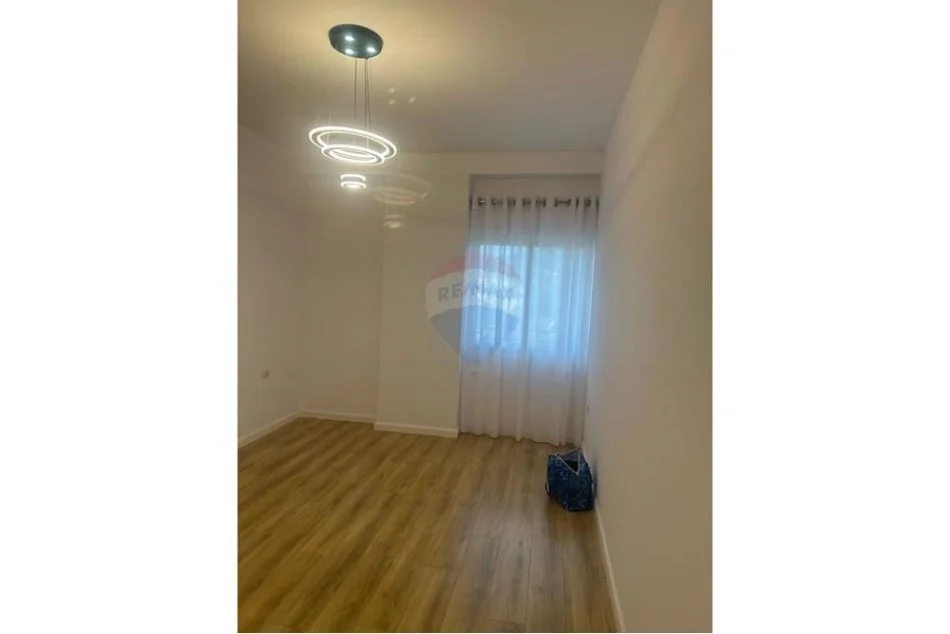 Tirane, shitet apartament 1+1 , 64 m² 92.000 € (Rr. Misto Mame)