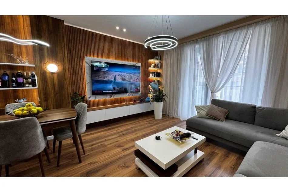 Tirane, jepet me qera apartament 2+1+Ballkon Kati 6, 110 m² 750 € (Rezidenca Turdiu)