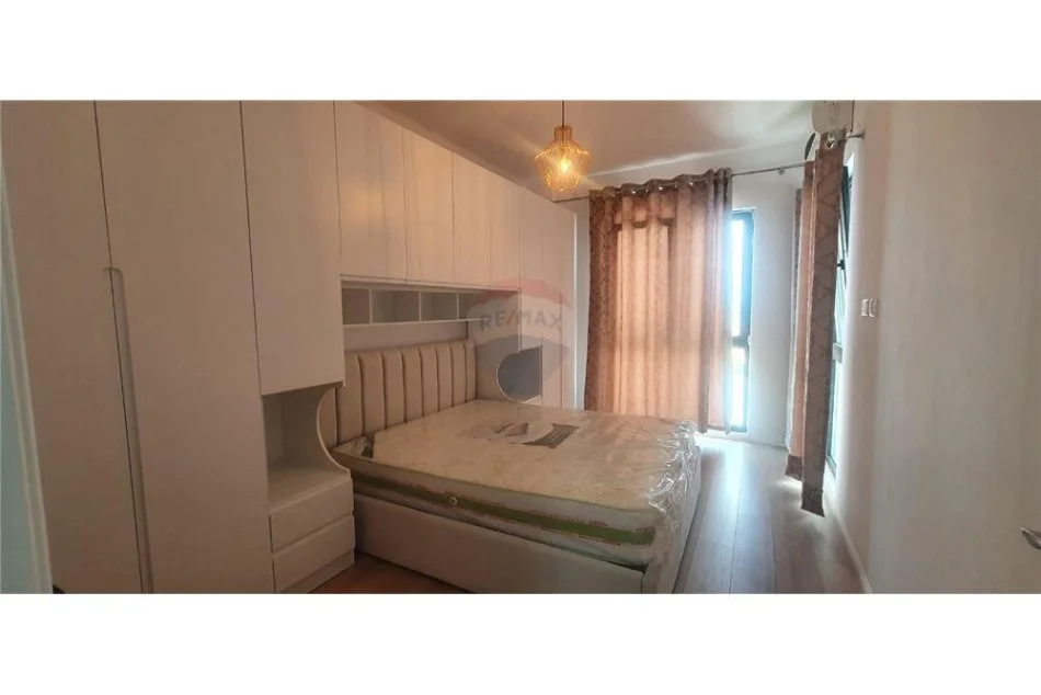Tirane, jepet me qera 1+1 Kati 9, 65 m² 600 € (rruga e dibres)
