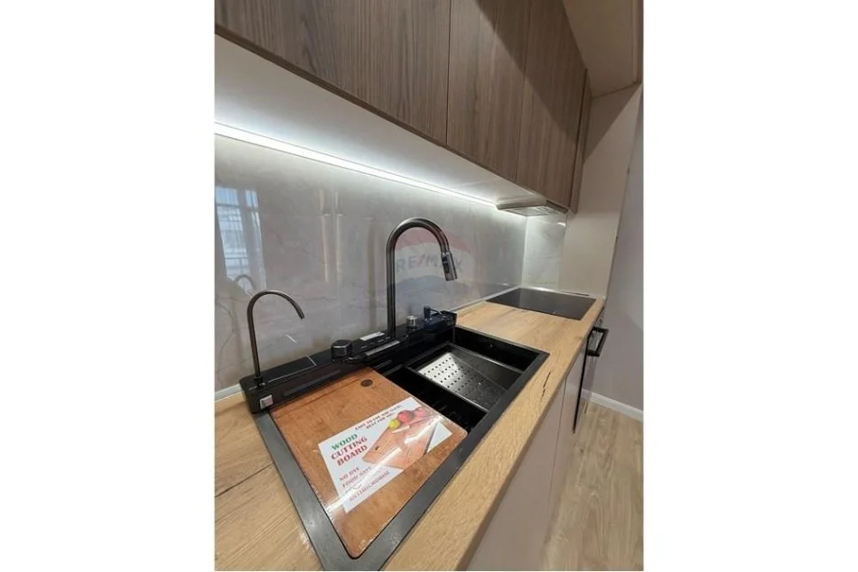 Tirane, jepet me qera apartament 1+1 Kati 8, 63 m² 450 € (Teodor Keko)