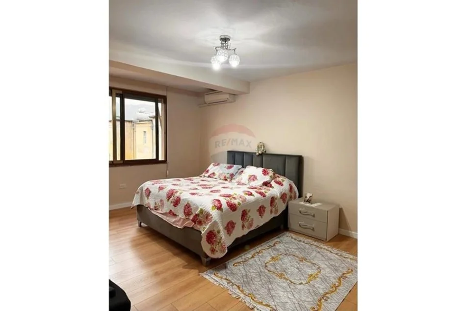 Tirane, jepet me qera apartament 1+1 Kati 3, 60 m² 550 € (mine peza)