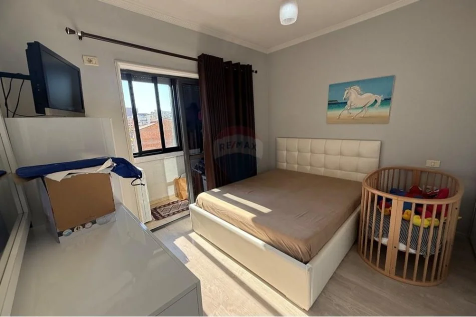 Tirane, jepet me qera apartament 1+1+Aneks+Ballkon Kati 5, 60 m² 550 € (Myslym Shyri)