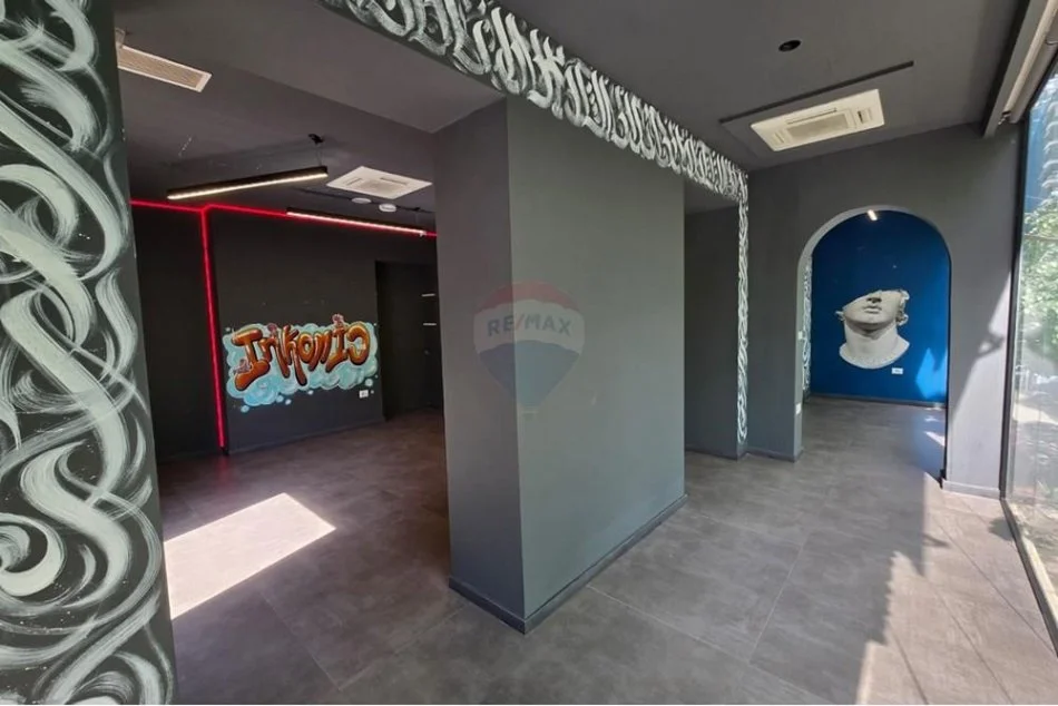 Tirane, jepet me qera Kati 1, 100 m² 2.200 € (Sami Frasheri)