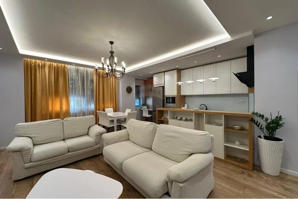 Tirane, jepet me qera apartament 1+1 Kati 4, 80 m² 800 € (Selvia)