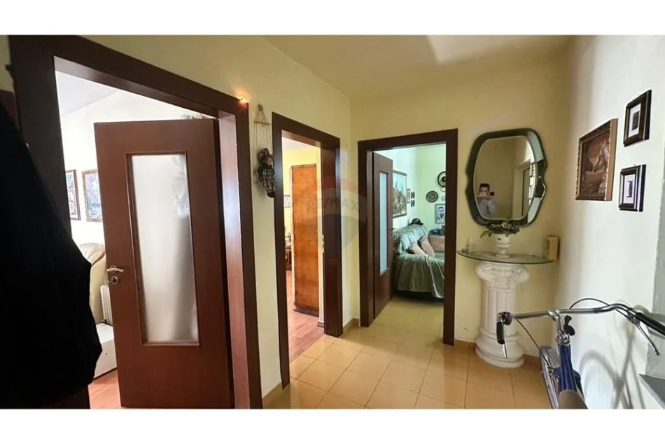Tirane, shitet apartament 2+1 Kati 4, 82 m² 150.000 € (muhamet gjollesha)