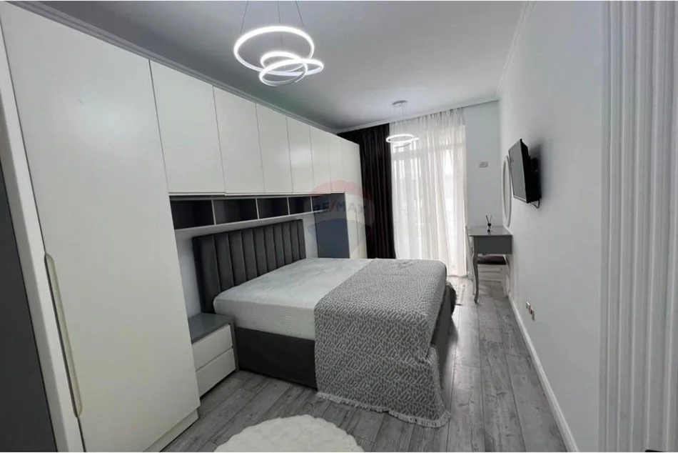 Tirane, shitet apartament 2+1+Ballkon Kati 7, 85 m² 130.000 € (loni ligori)