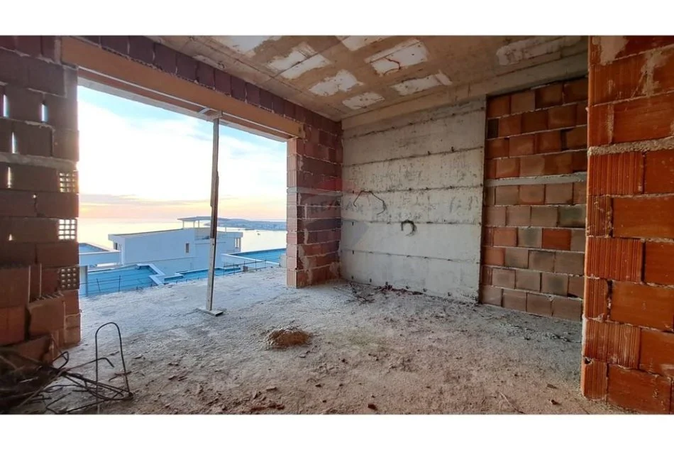 Vlore, shitet apartament 1+1+Ballkon Kati 4, 49 m² (Lungomare)