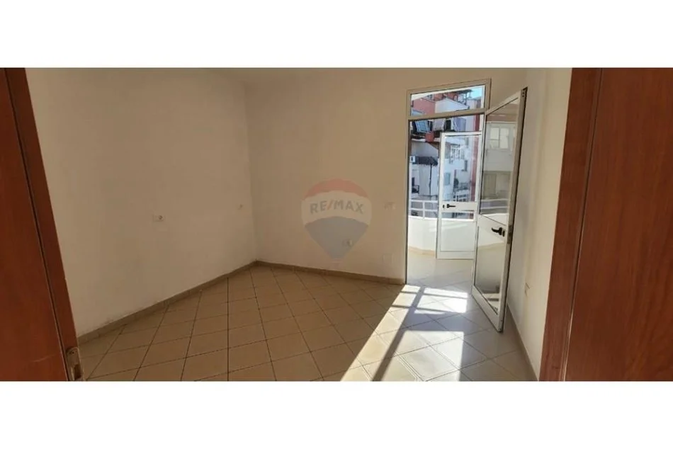 Tirane, shitet apartament 1+1 , 59 m² 78.000 € (Fresk)