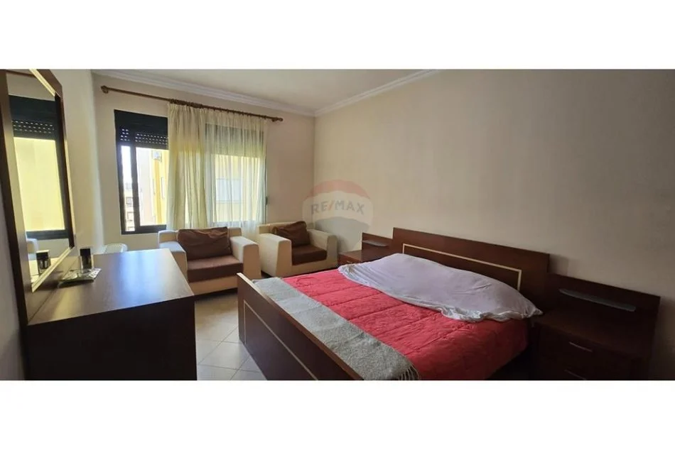 Tirane, jepet me qera apartament 2+1+Ballkon Kati 3, 100 m² 480 € (rrapo hekali)