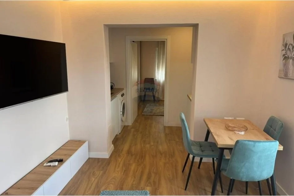 Tirane, jepet me qera apartament 1+1+Ballkon Kati 5, 60 m² 600 € (Mine Peza)