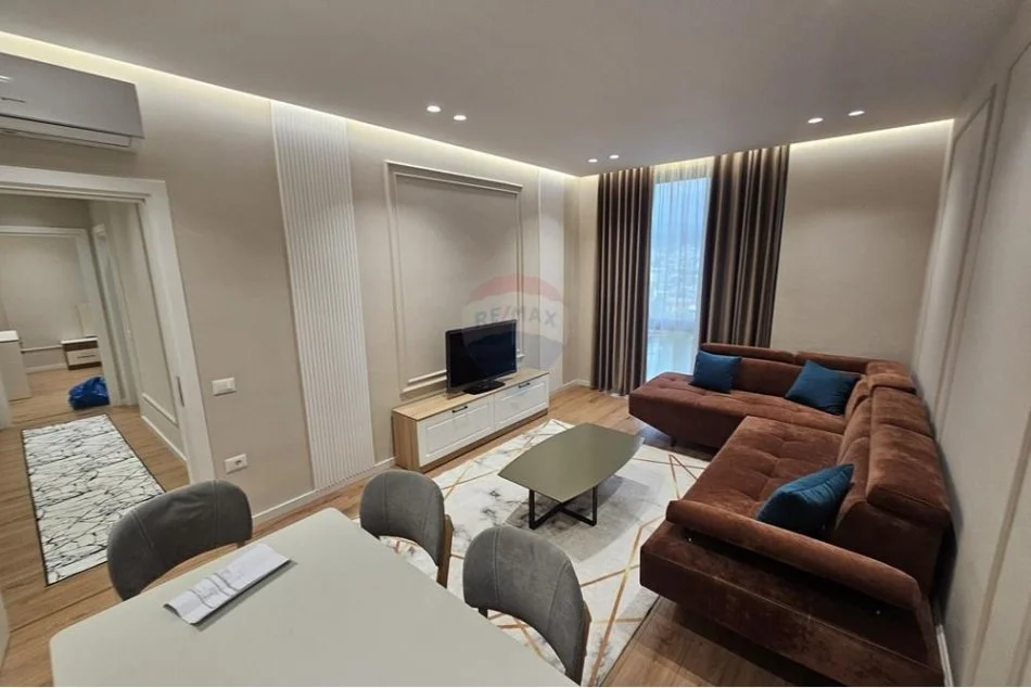 Tirane, jepet me qera apartament 1+1 , 78 m² 600 € (Bulevardi i Ri)