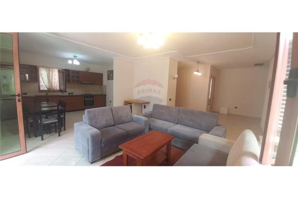 Tirane, jepet me qera 3+1+Ballkon Kati 2, 149 m² 600 € (vilat gjermane)