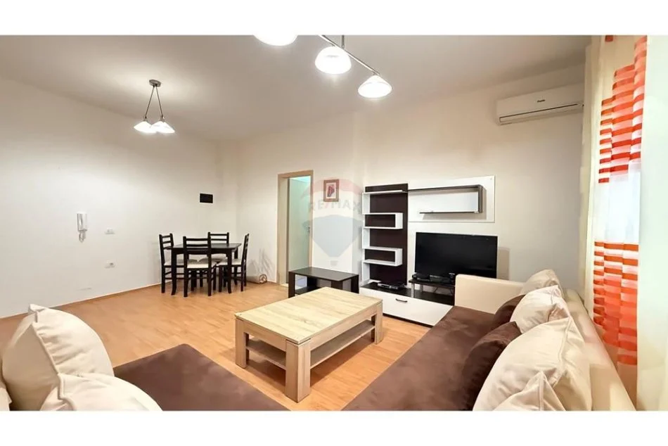 Tirane, jepet me qera apartament 2+1 Kati 1, 86 m² 600 € (kopeshti zoologjik)