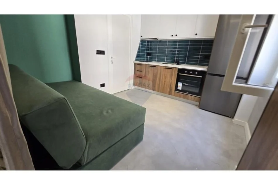 Tirane, jepet me qera 1+1 , 38 m² 500 € (shallvaret)