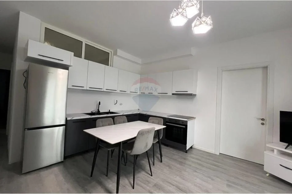Tirane, jepet me qera apartament 2+1 , 67 m² 650 € (5 maji)