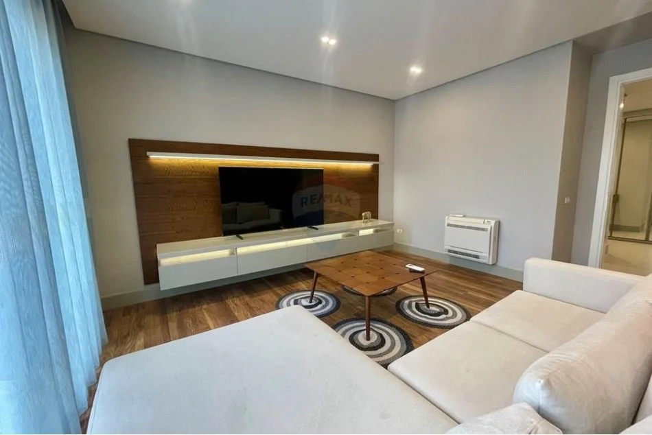 Tirane, jepet me qera apartament 2+1+Ballkon Kati 3, 107 m² 1.200 € (rezidenca secret garden)