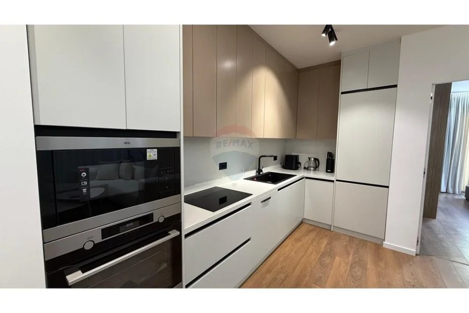 Tirane, jepet me qera apartament 2+1+Ballkon Kati 2, 100 m² 1.200 € (liqeni i thate)