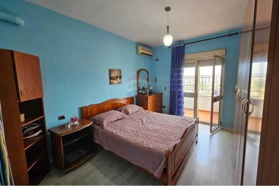 Shqiperi, jepet me qera apartament 1+1 Kati 12, 65 m² 450 € (stacioni i trenit)