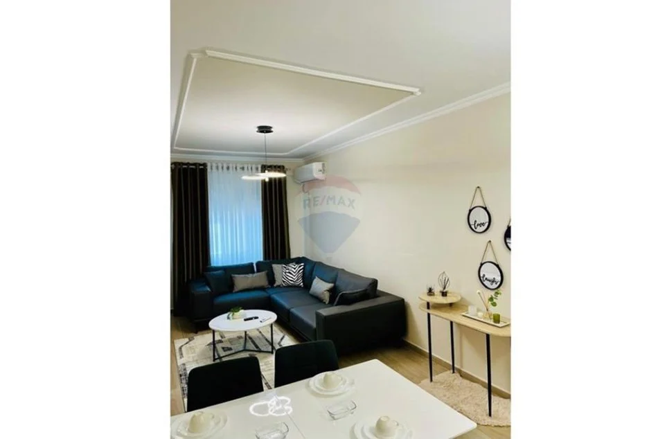 Tirane, jepet me qera apartament 2+1 , 80 m² 600 € (rruga e kavajes)