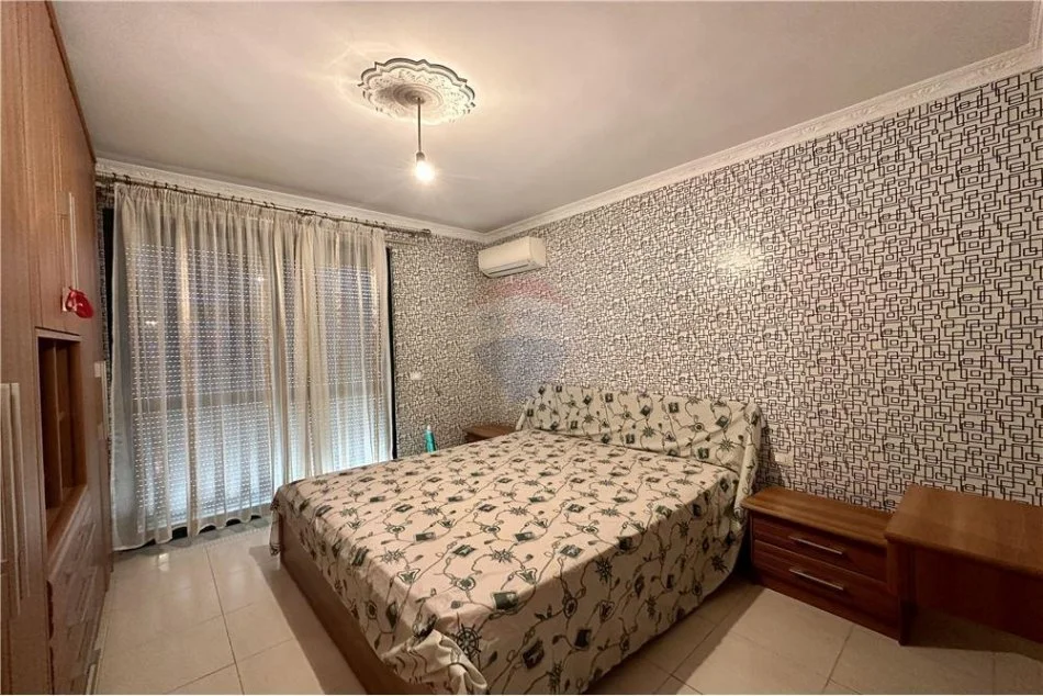 Tirane, jepet me qera apartament 2+1+Ballkon Kati 5, 100 m² 500 € (kodra e diellit 1)