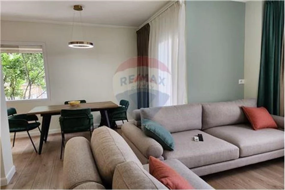 Tirane, jepet me qera apartament 2+1+Ballkon , 106 m² 850 € (Myslym Shyri)