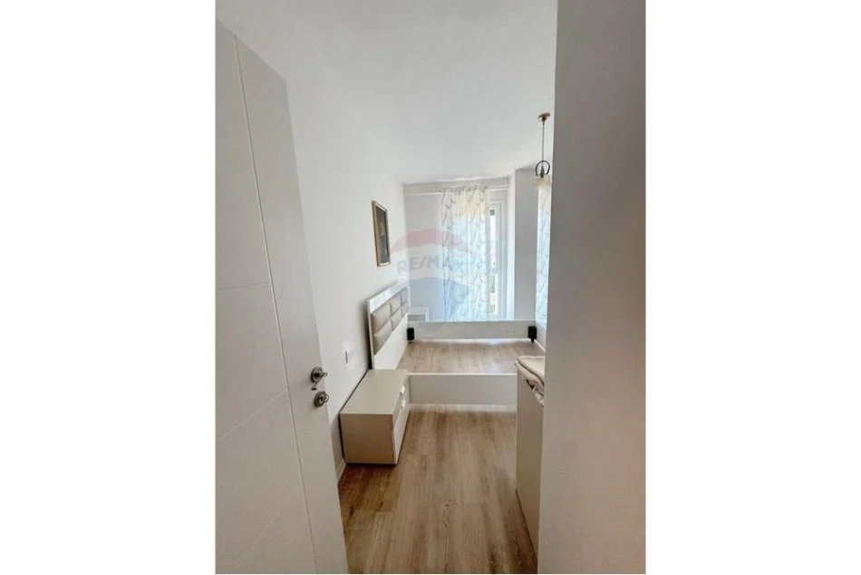 Tirane, jepet me qera apartament 2+1 , 75 m² 600 € 