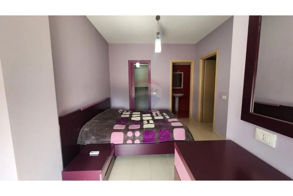 Tirane, jepet me qera apartament 2+1+Ballkon Kati 5, 111 m² 650 € 