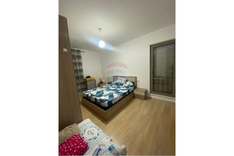 Tirane, jepet me qera apartament 2+1+Ballkon , 82 m² 600 € 