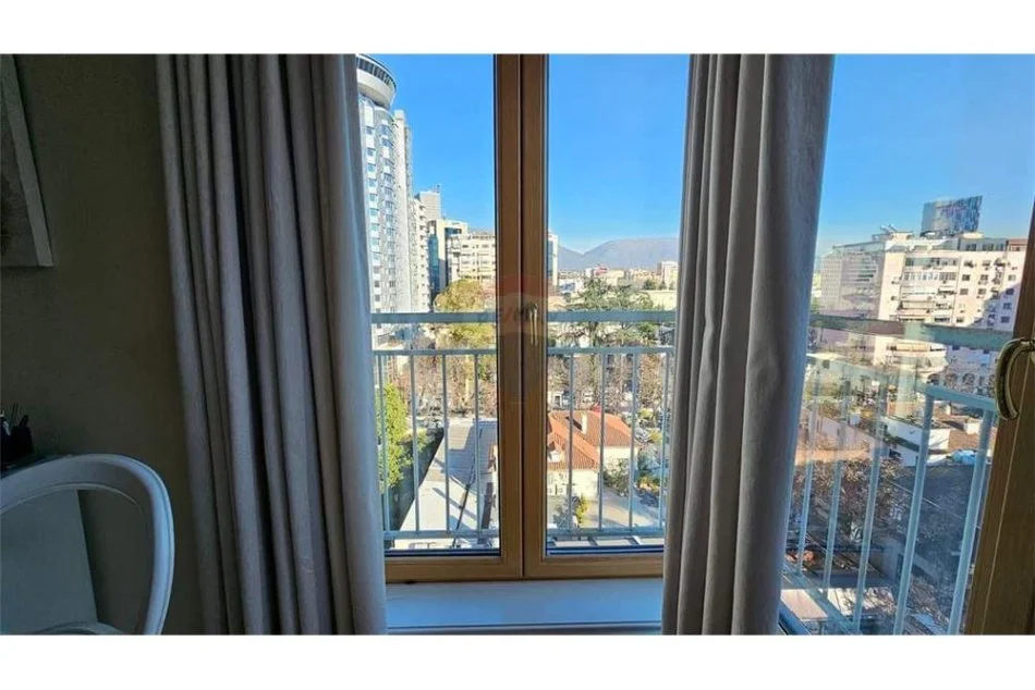 Tirane, jepet me qera apartament 2+1+Ballkon , 138 m² 1.600 € 
