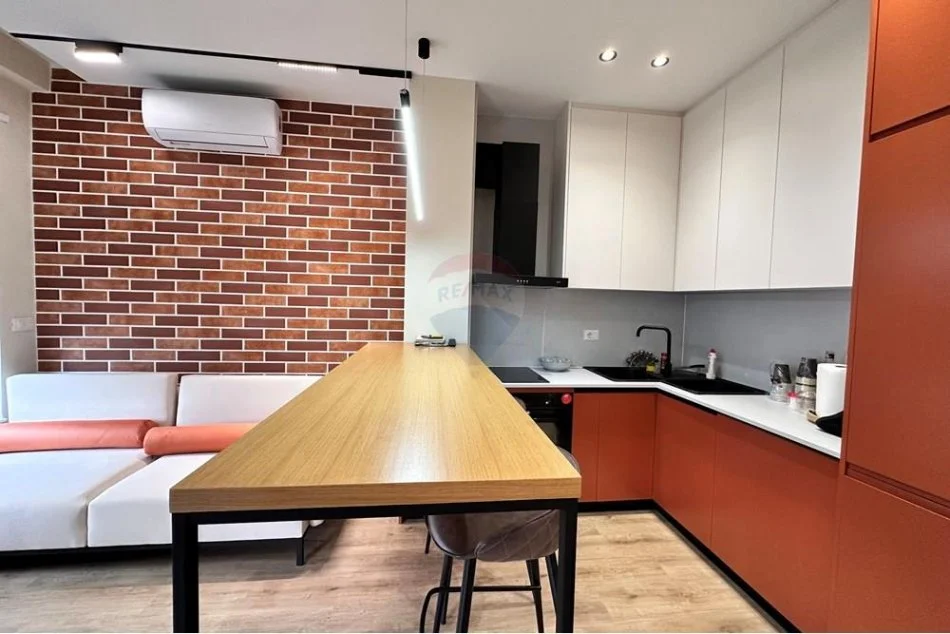 Tirane, jepet me qera apartament 1+1+Ballkon , 60 m² 650 € 