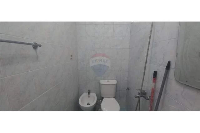 Tirane, jepet me qera apartament 2+1 Kati 1, 110 m² 550 Euro (Vasil Shanto)
