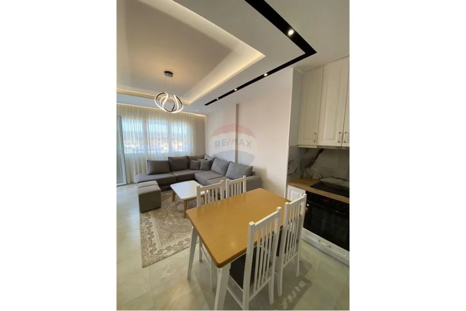 Tirane, jepet me qera apartament 2+1 Kati 2, 90 m² 500 € (QIRA APARTAMENT 2+1 NE SAUK!)