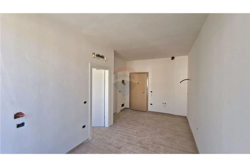 Radhime - Orikum, shitet apartament 1+1+Ballkon Kati 5, 45 m² 113.750 € (Radhime)