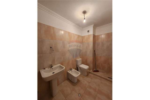 Tirane, jepet me qera apartament 1+1+BLK Kati 10, 110 m² 350 Euro (dritan hoxha)