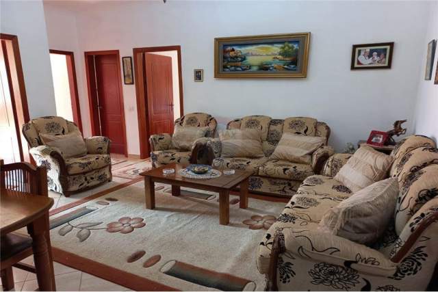 Shitet apartament Kati 4, 90.000 Euro (Fresk)