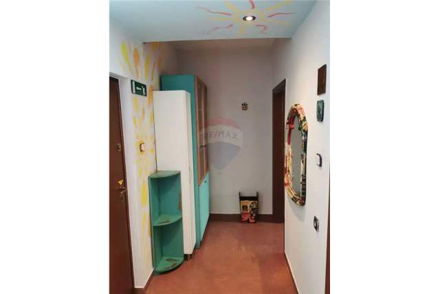Tirane, jepet me qera apartament 1+1 Kati 3, 65 m² 500 Euro (Blloku)