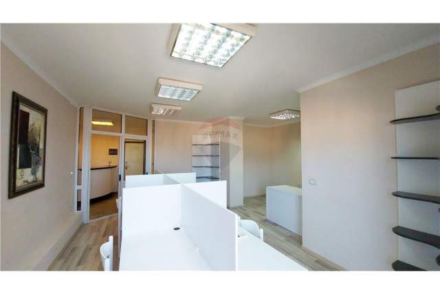 Tirane, jepet me qera zyre Kati 11, 100 m² 630  (Qender 9 Kateshet)