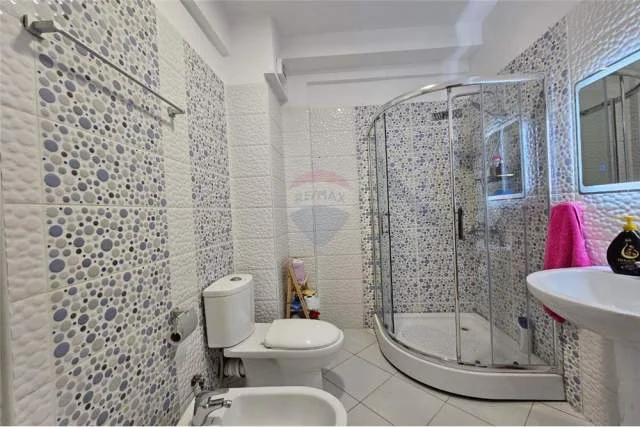 Tirane, shitet apartament 2+1 Kati 3, 105 m² 155.000 Euro (Liqeni i thate)