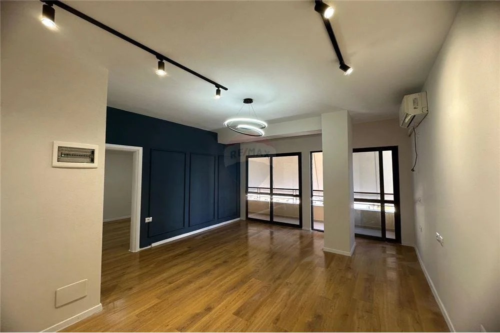 Apartament 1+1 ne shitje ne Astir, te Bulevardi Migjeni, prane Kompleksit Molla.