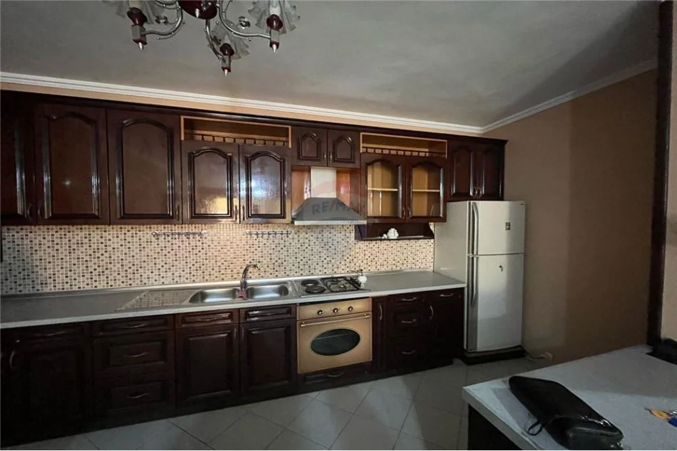 APARTAMENT 2+1 NE SHITJE NE ASTIR